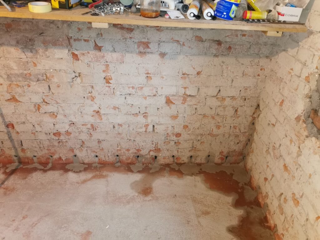 1701873915749
